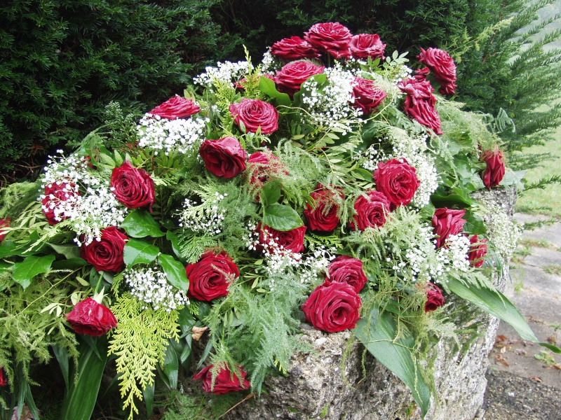 funeraire-COTIGNAC-min_roses-61203